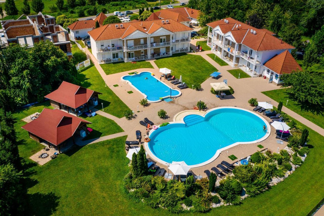 Aranyszarvas Panzio, Etterem Es Grillterasz Apartment Bagian luar foto