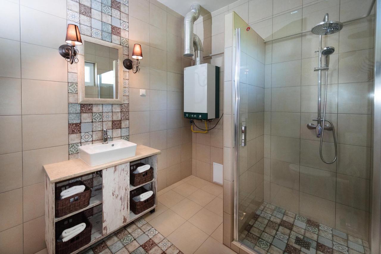 Aranyszarvas Panzio, Etterem Es Grillterasz Apartment Bagian luar foto
