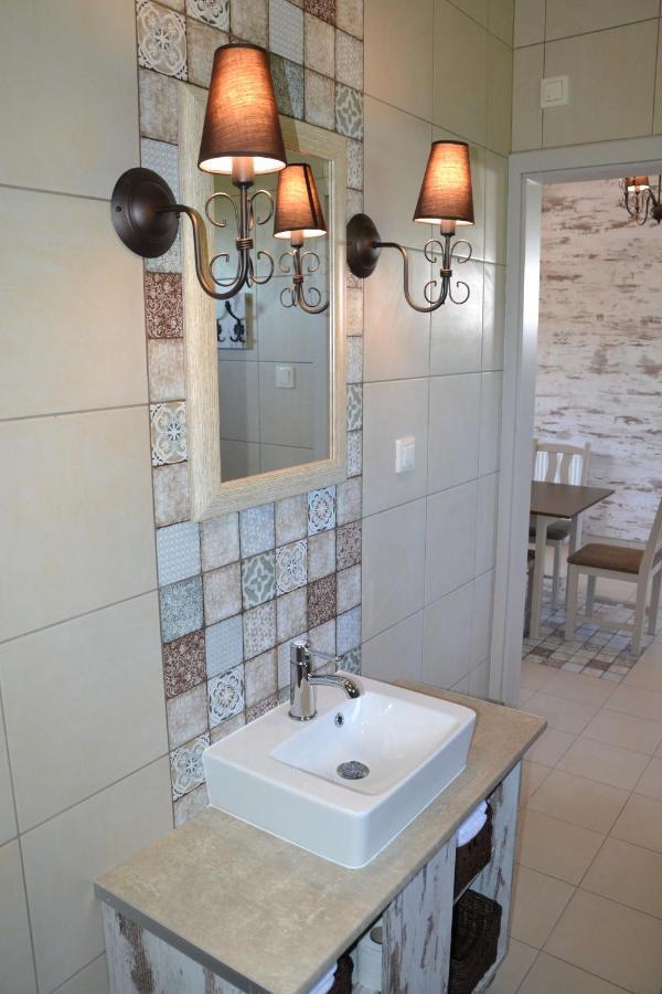 Aranyszarvas Panzio, Etterem Es Grillterasz Apartment Bagian luar foto