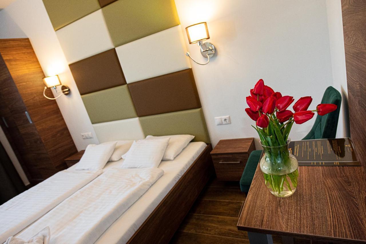 Aranyszarvas Panzio, Etterem Es Grillterasz Apartment Bagian luar foto