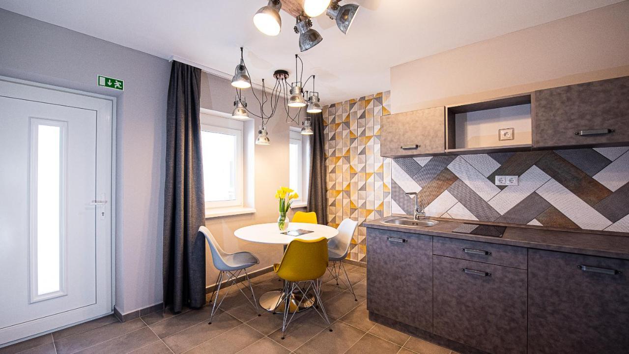 Aranyszarvas Panzio, Etterem Es Grillterasz Apartment Bagian luar foto